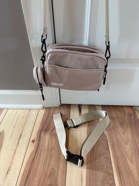 Hello Clio Kindle Bag in Tan - Versatile Everyday Carry